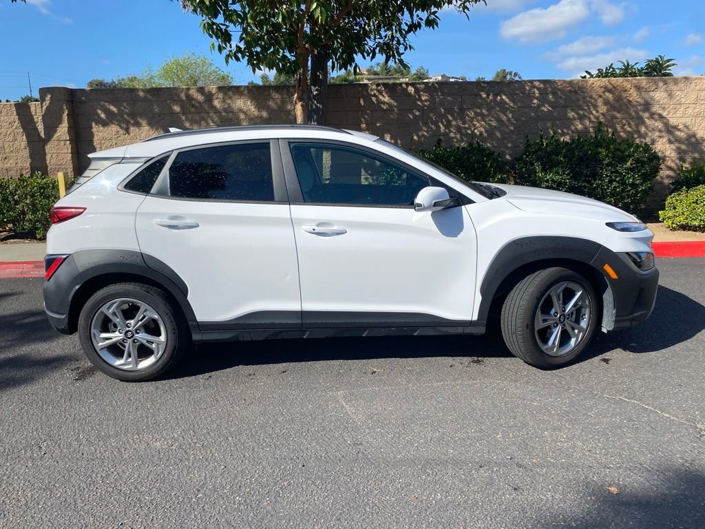 Used 2023 White Hyundai SEL image 6