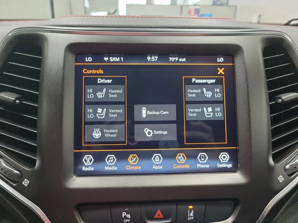 Used 2022 White Jeep Trailhawk image 46