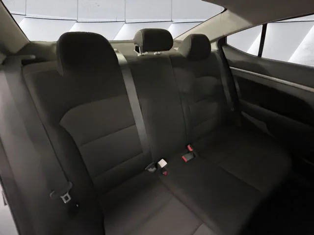 Used 2018 Silver Hyundai SEL image 16