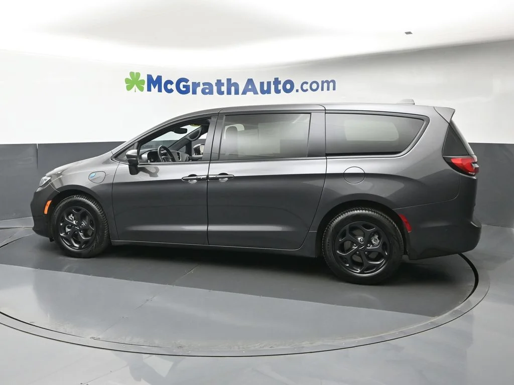 Certified Used 2022 Gray Chrysler Touring L image 24