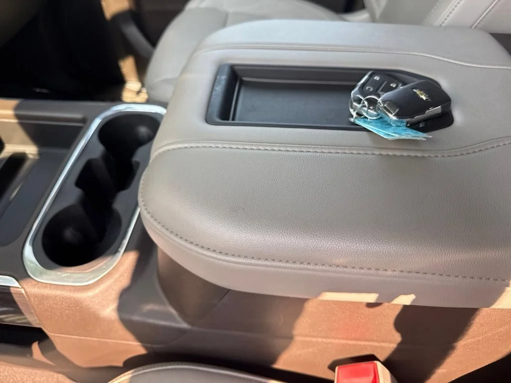 Used 2020 SUMMIT WHITE Chevrolet LTZ image 29