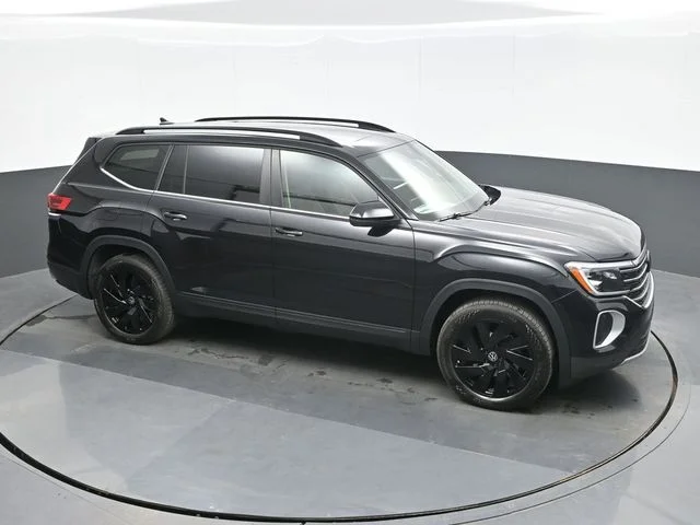 New 2026 Black Volkswagen 2.0T SE w/Technology image 15
