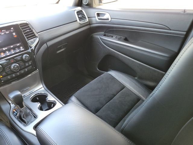 Used 2021 White Jeep Laredo X image 16