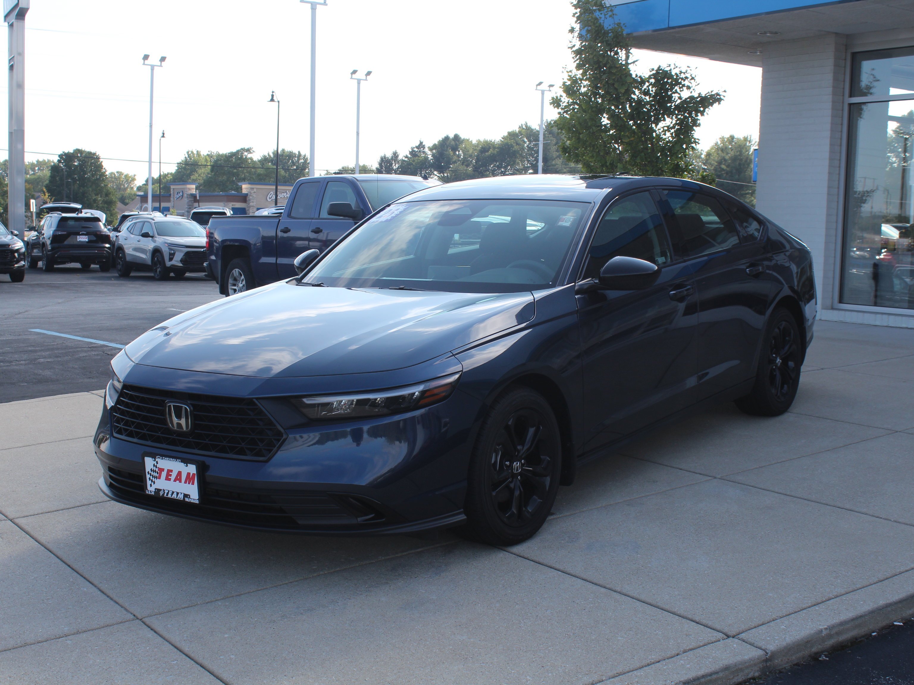 Used 2025 Blue Honda SE image 10