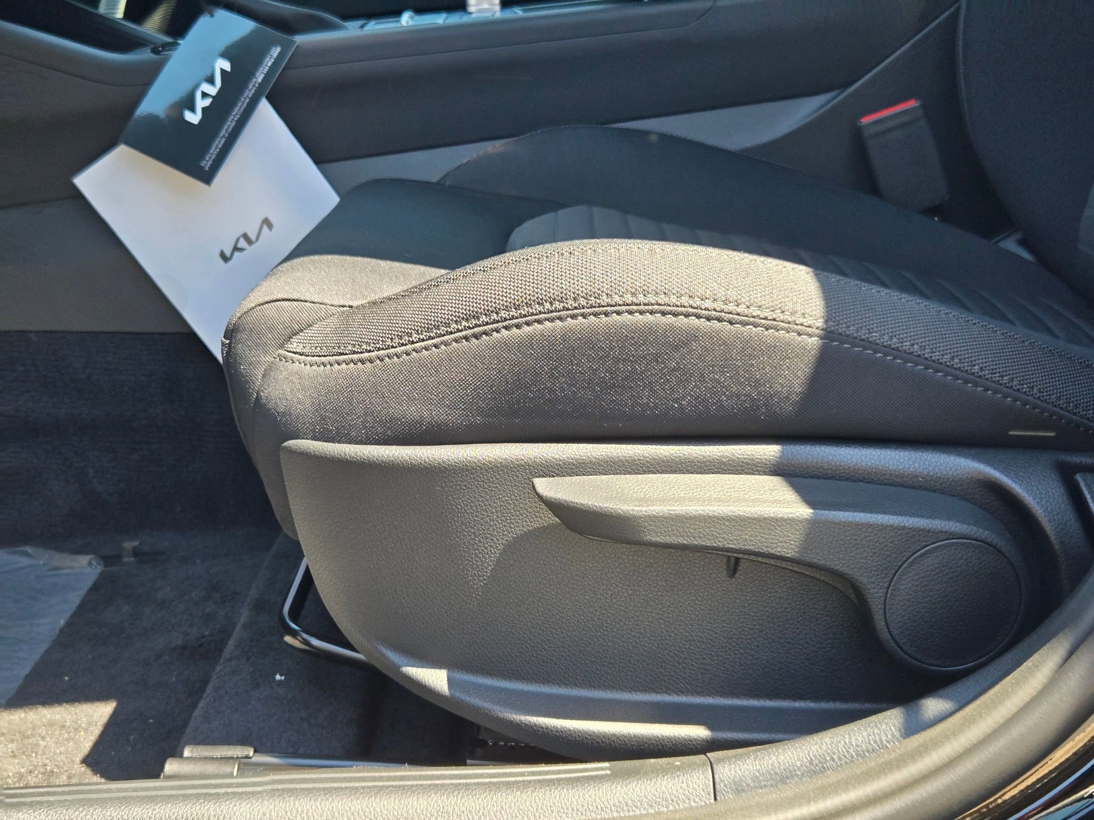 New 2026 Aurora Black Pearl Kia LXS image 22