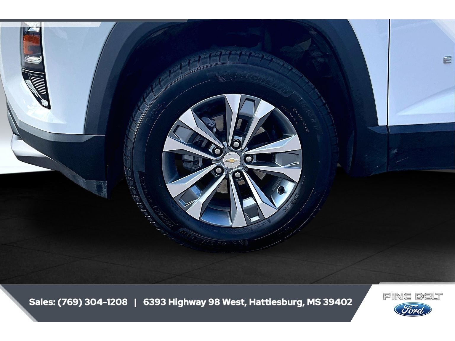 Used 2026 Summit White Chevrolet AWD LT image 7