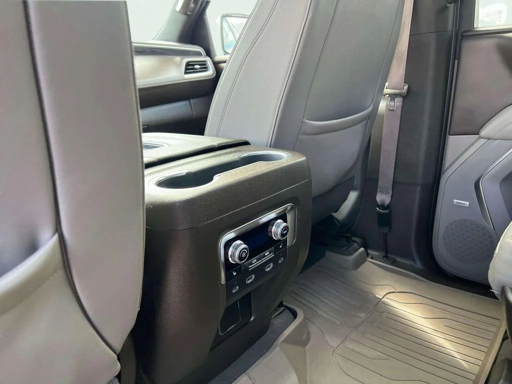 Used 2023 White Frost Tricoat GMC SLT image 23