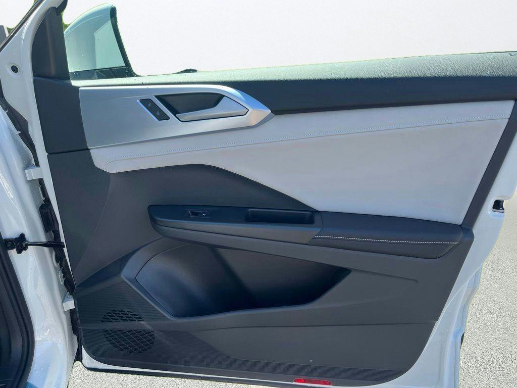 New 2026 White Volkswagen 1.5T SE image 11