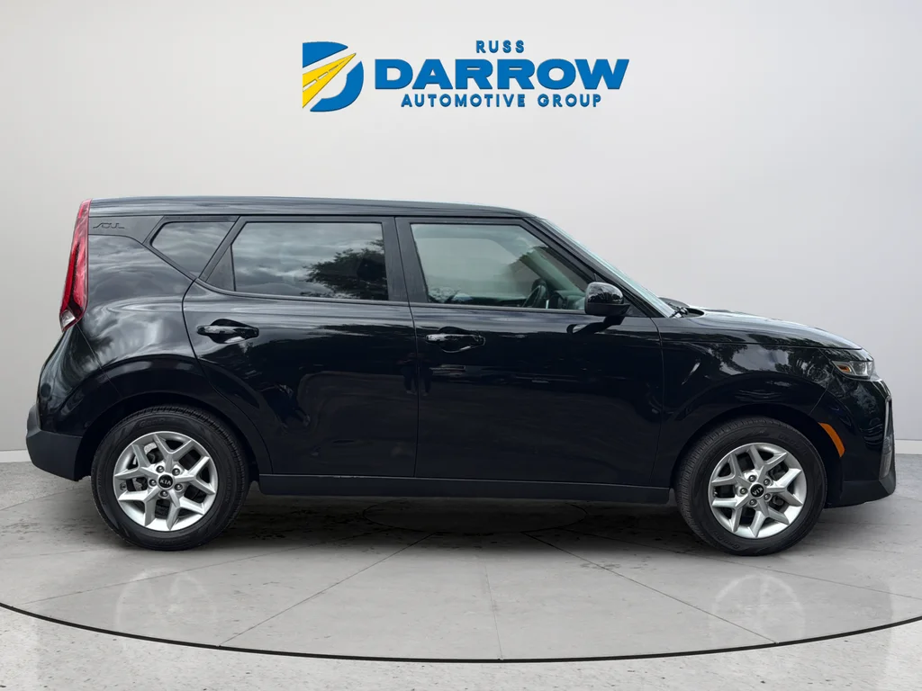 Used 2021 Black Kia S image 6