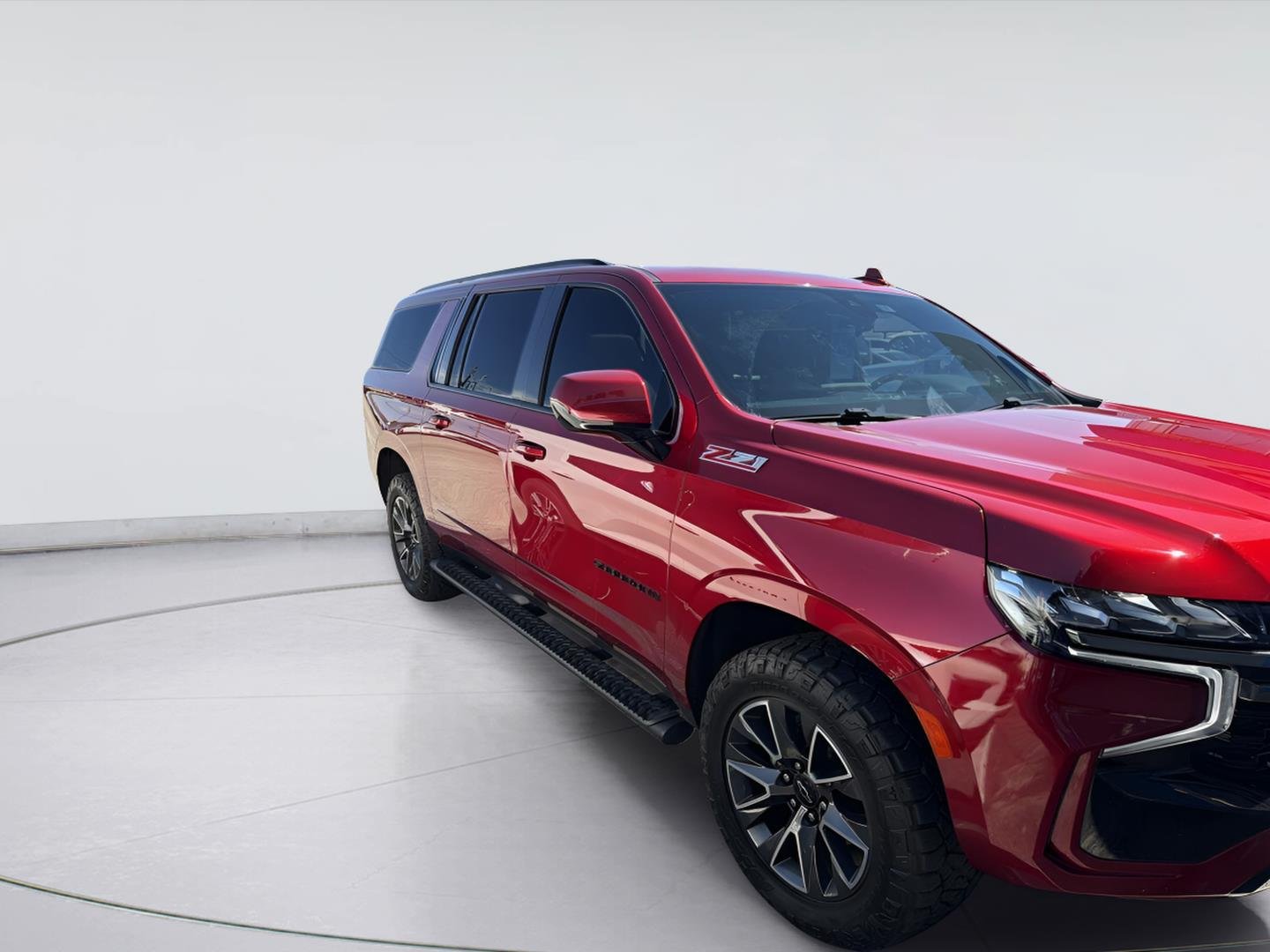 2021 Chevrolet Suburban photo 4 of 4