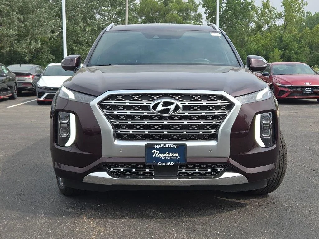 Used 2020 Sierra Burgundy Hyundai Limited image 4