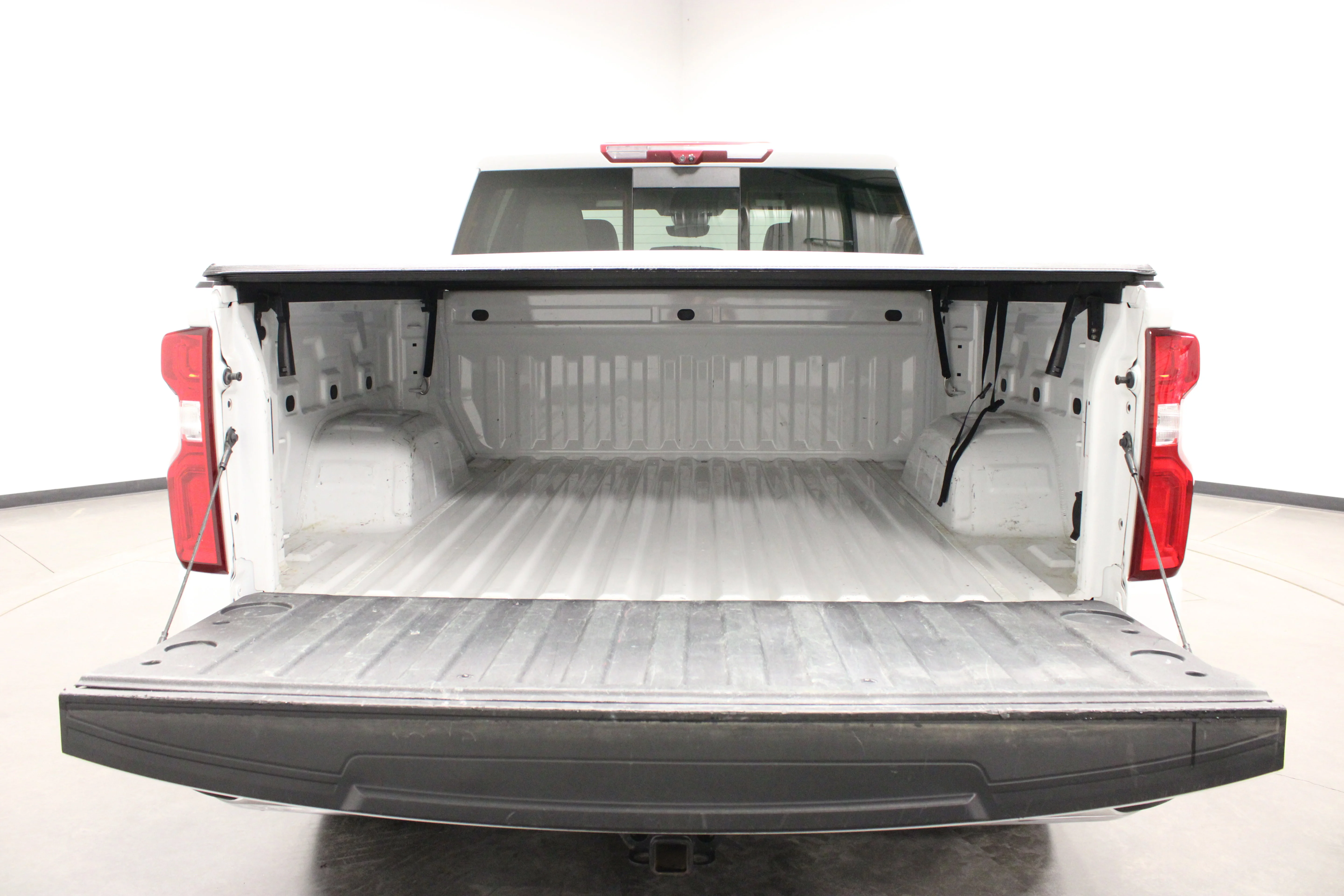 Used 2025 Summit White Chevrolet LTZ image 14