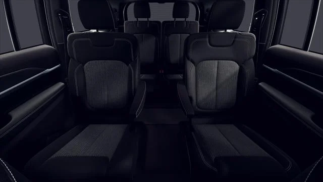 New 2026 Bright White Clear-Coat Exterior Paint Jeep Laredo image 29