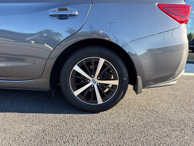 Used 2019 Gray Subaru 2.0i Premium image 10