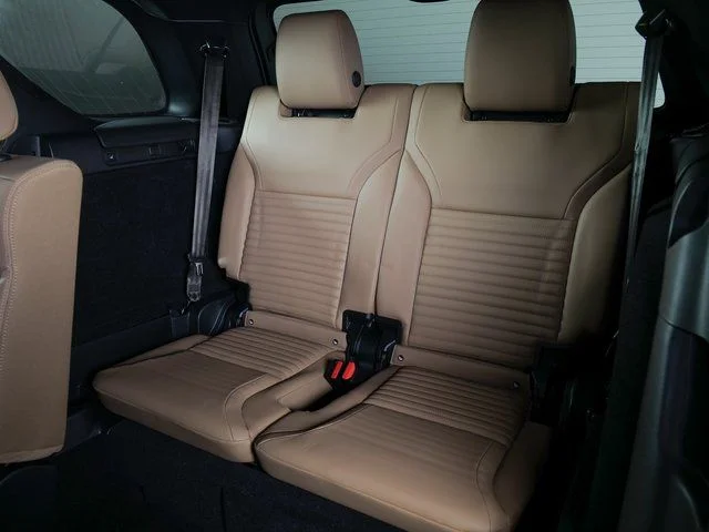 Certified Used 2025 Black Land Rover Dynamic SE image 21