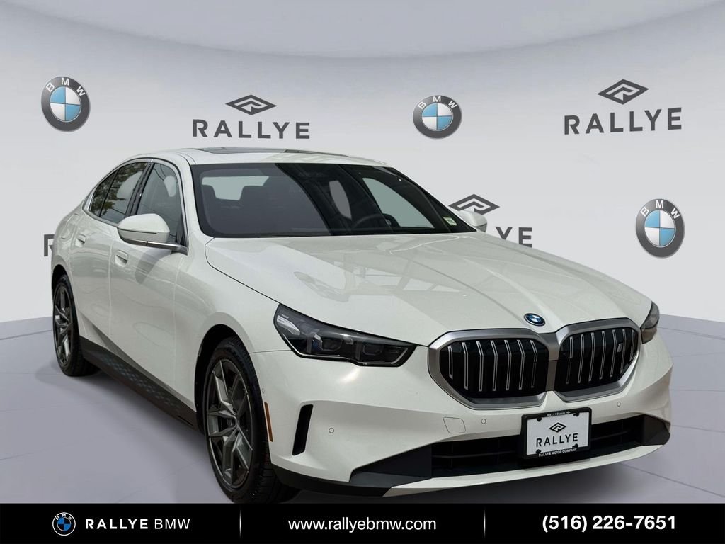 2025 BMW i5 xDrive40 Sedan's photo