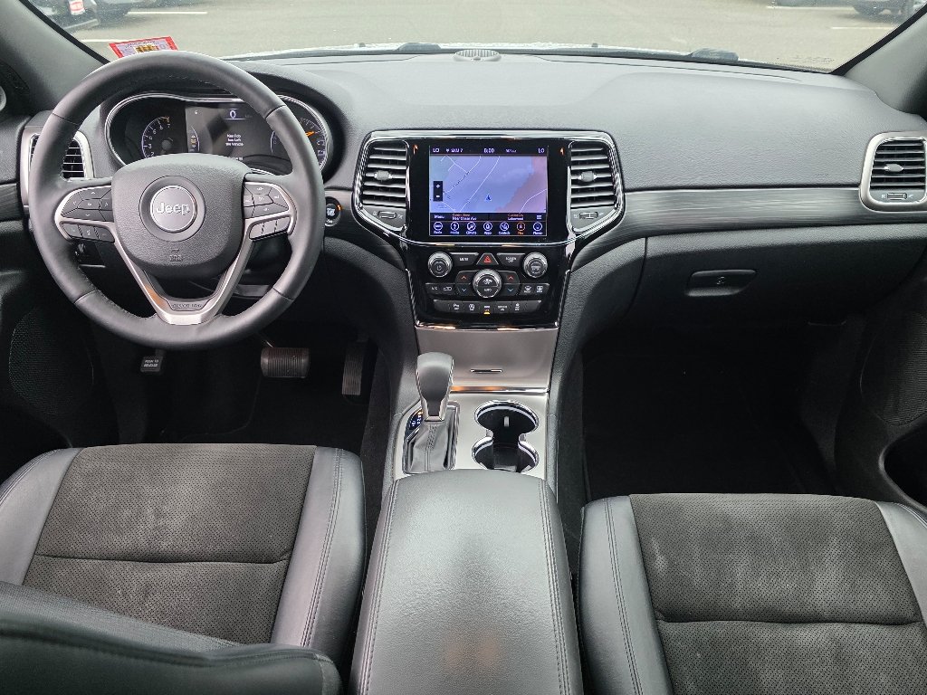 Used 2019 Billet Silver Metallic Clear Coat Jeep Altitude image 2
