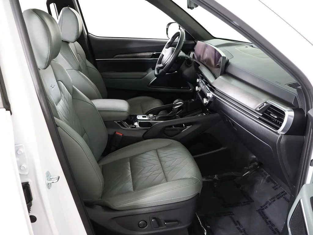 Used 2024 White Kia SX-Prestige X-Line image 35
