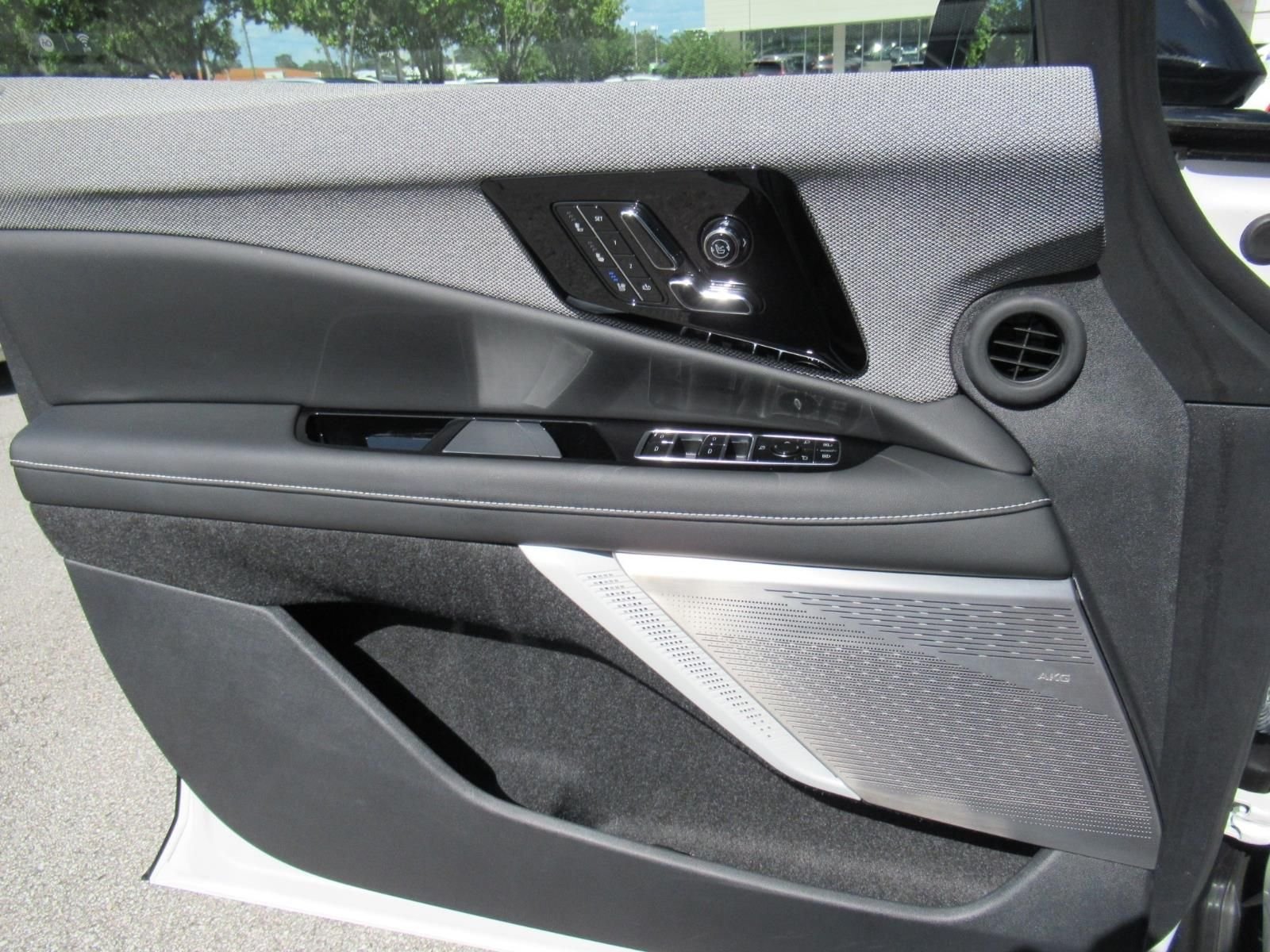 Used 2025 White Cadillac Luxury 2 image 21