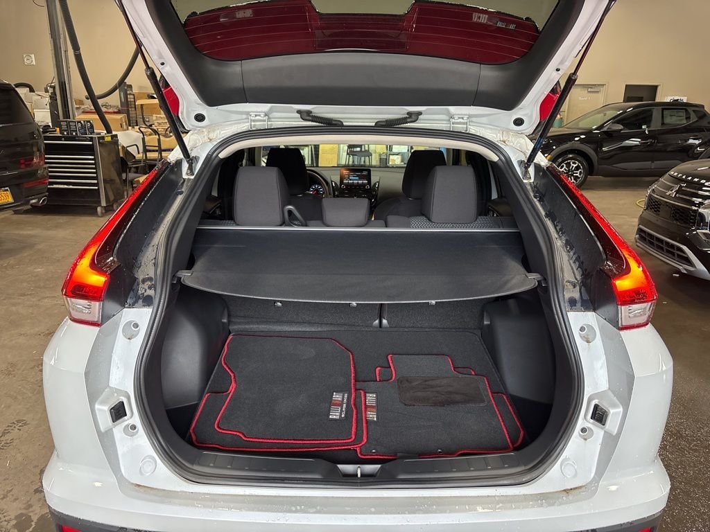 Used 2024 White Mitsubishi Ralliart image 12