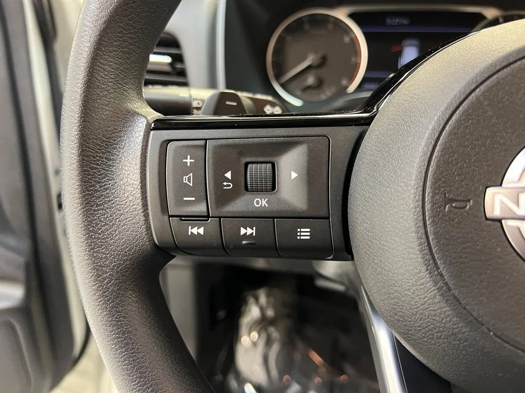 Used 2023 White Nissan SV image 20