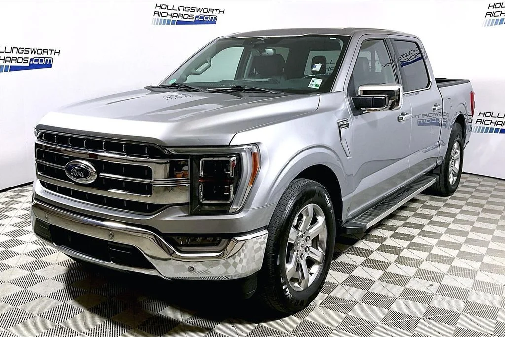 Used 2023 Silver Metallic Ford Lariat image 1