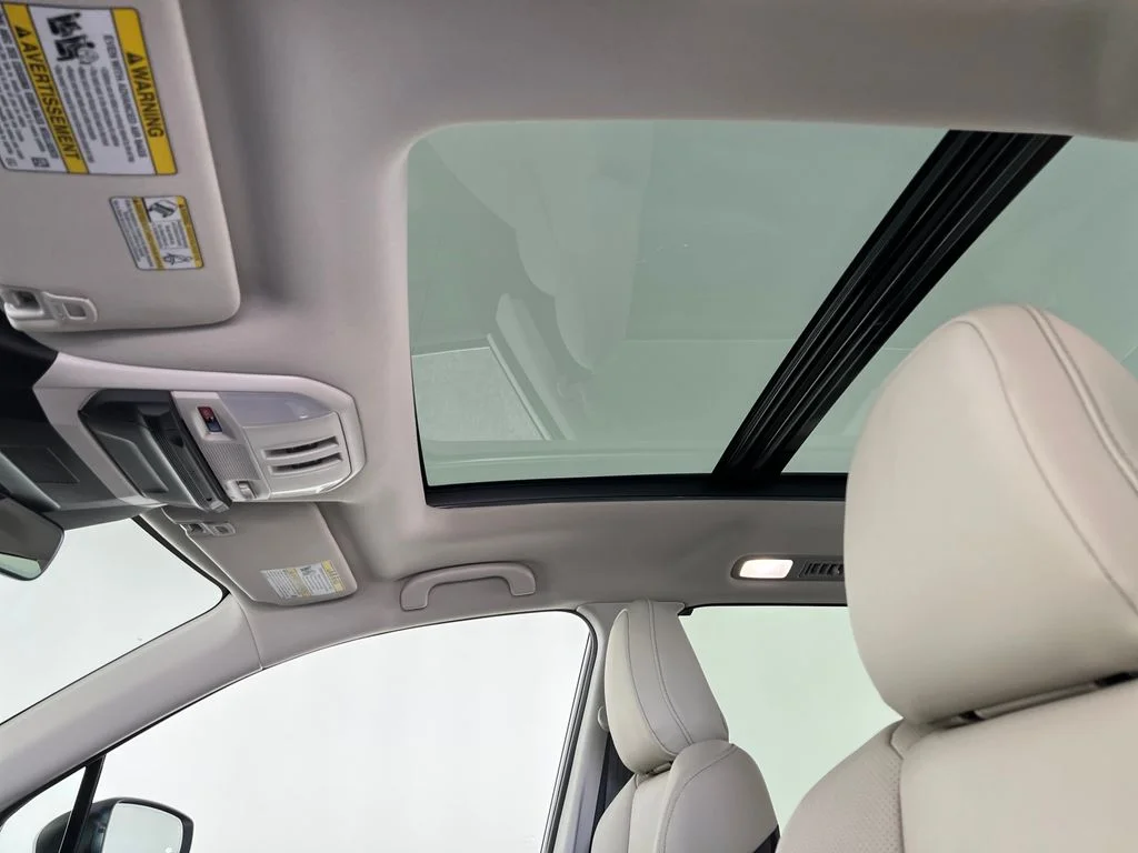 New 2026 CRYSTAL WHITE PEARL Subaru Limited 7-Passenger image 23