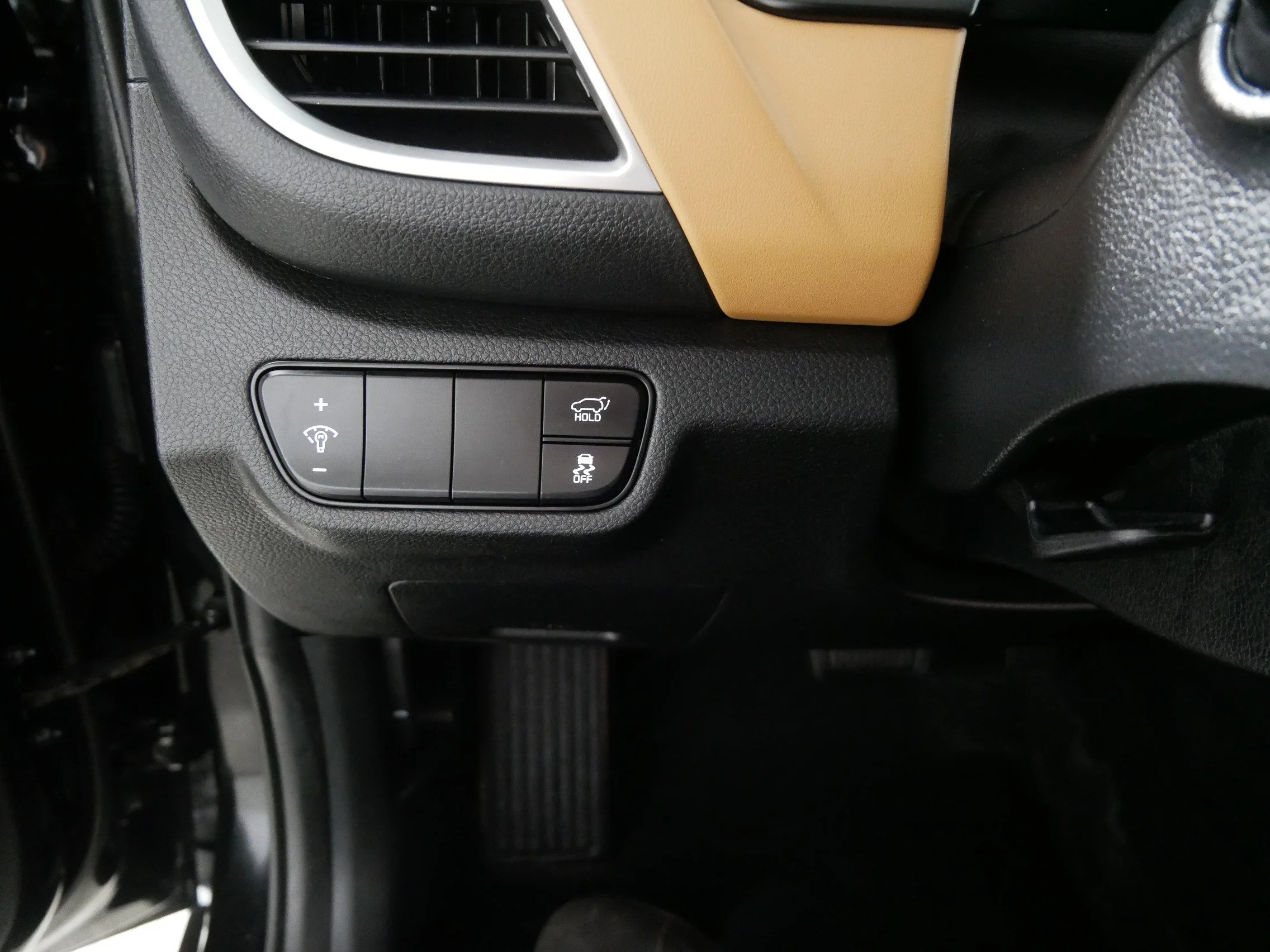 Used 2024 Fusion Black Kia SX image 26