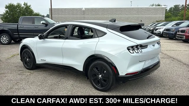 Used 2023 White Ford California Route 1 image 5