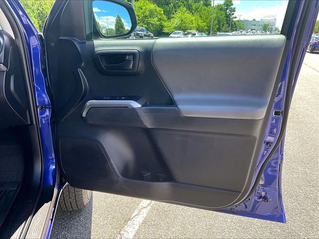 Used 2023 Blue Toyota SR5 image 12