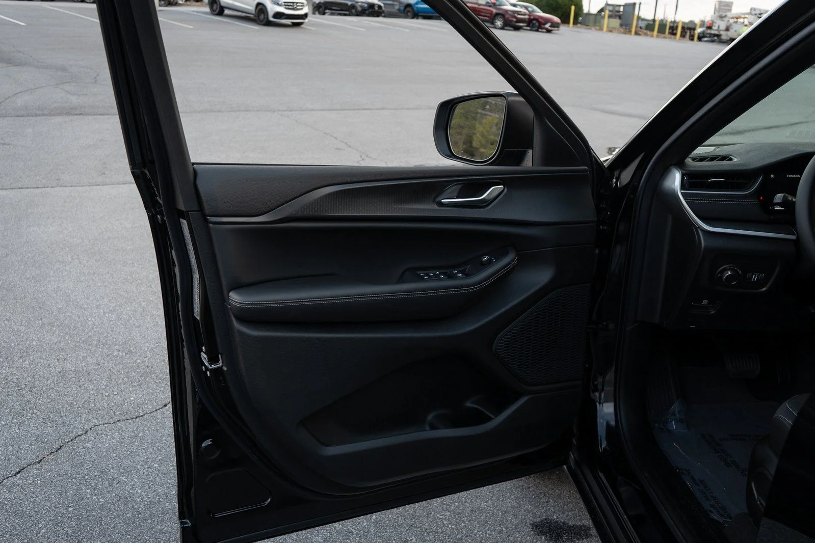 Used 2025 Black Jeep Laredo image 16