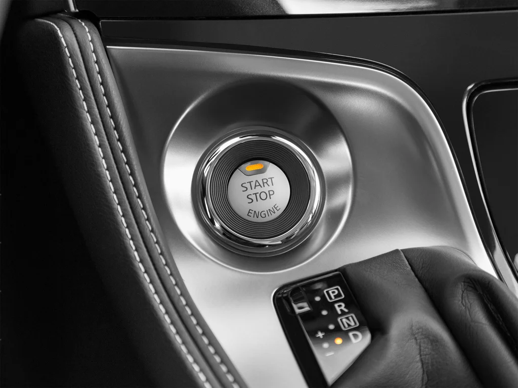 Used 2022 Gray Nissan Platinum image 45
