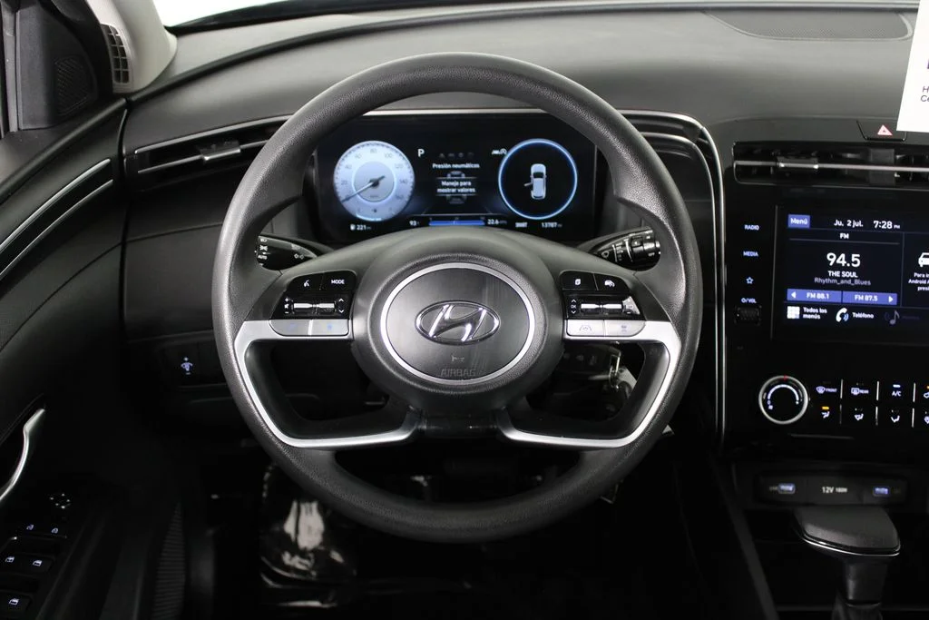 Used 2024 Black Hyundai SE image 21