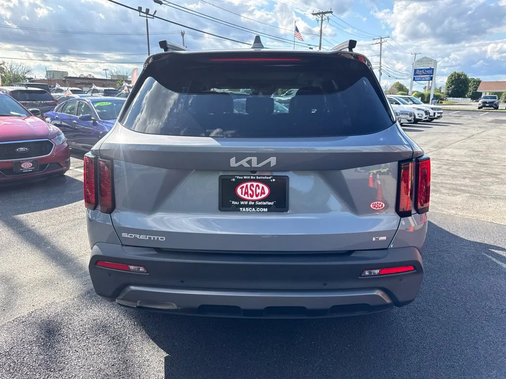 Used 2023 Silver Kia X-Line S image 6