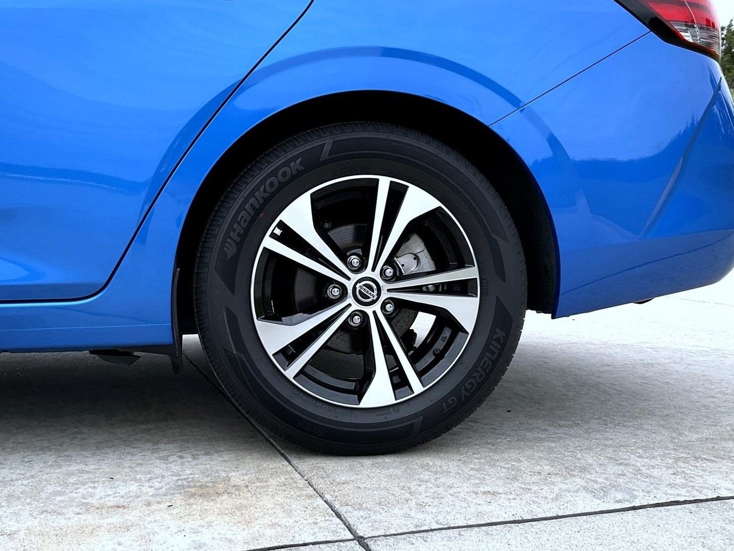 Used 2023 Blue Nissan SV image 23