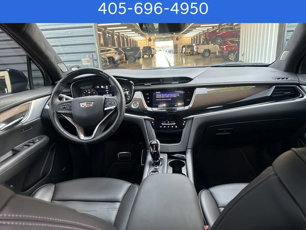 Pre-Owned 2025 Cadillac XT6 AWD Sport