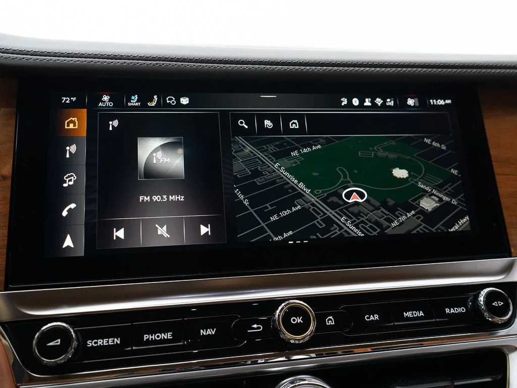 Used 2025 White Sand - by Mulliner Bentley Mulliner image 40