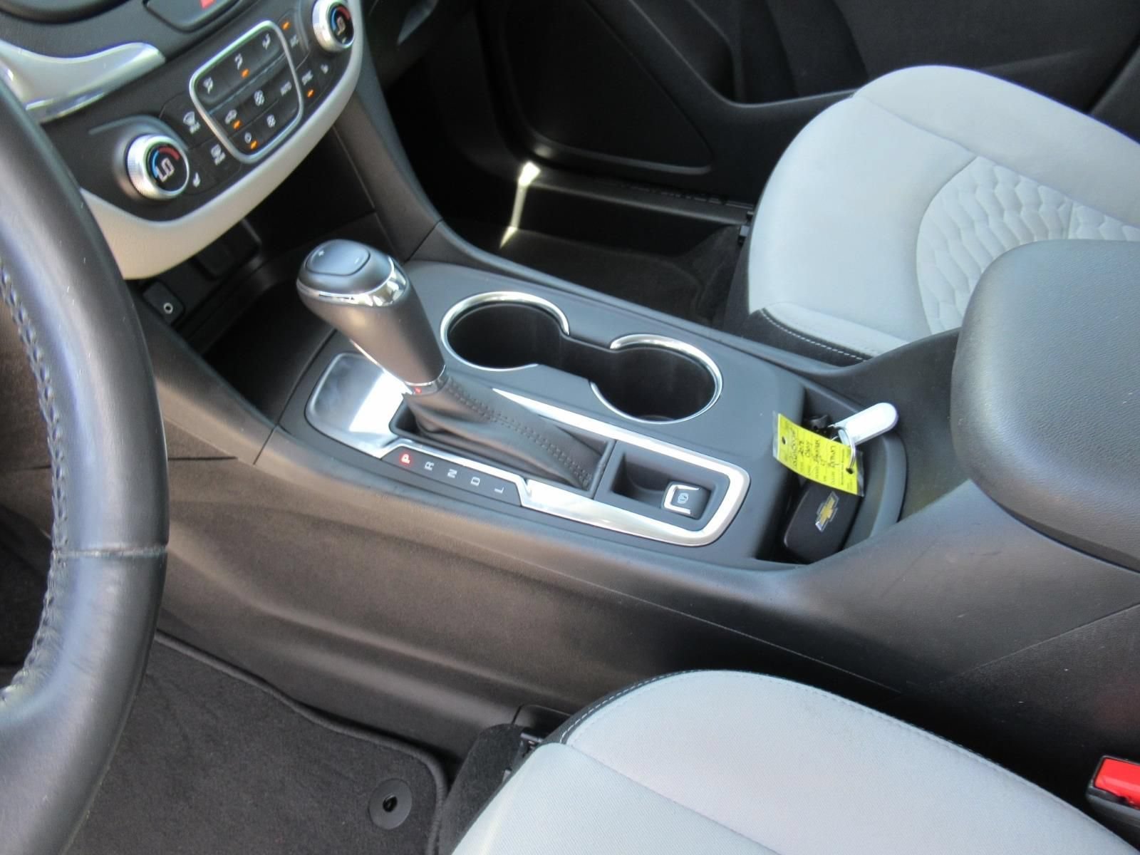 Used 2018 PEPPERDUST METALLIC Chevrolet LT image 18