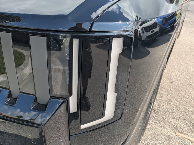 New 2027 Ebony Black Kia S image 10