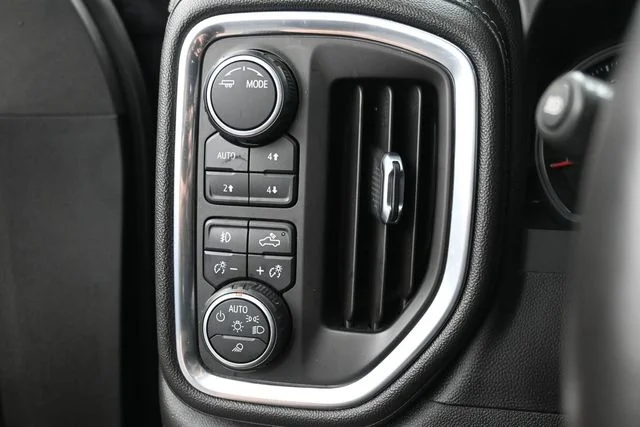 Used 2020 Black Chevrolet High Country image 19