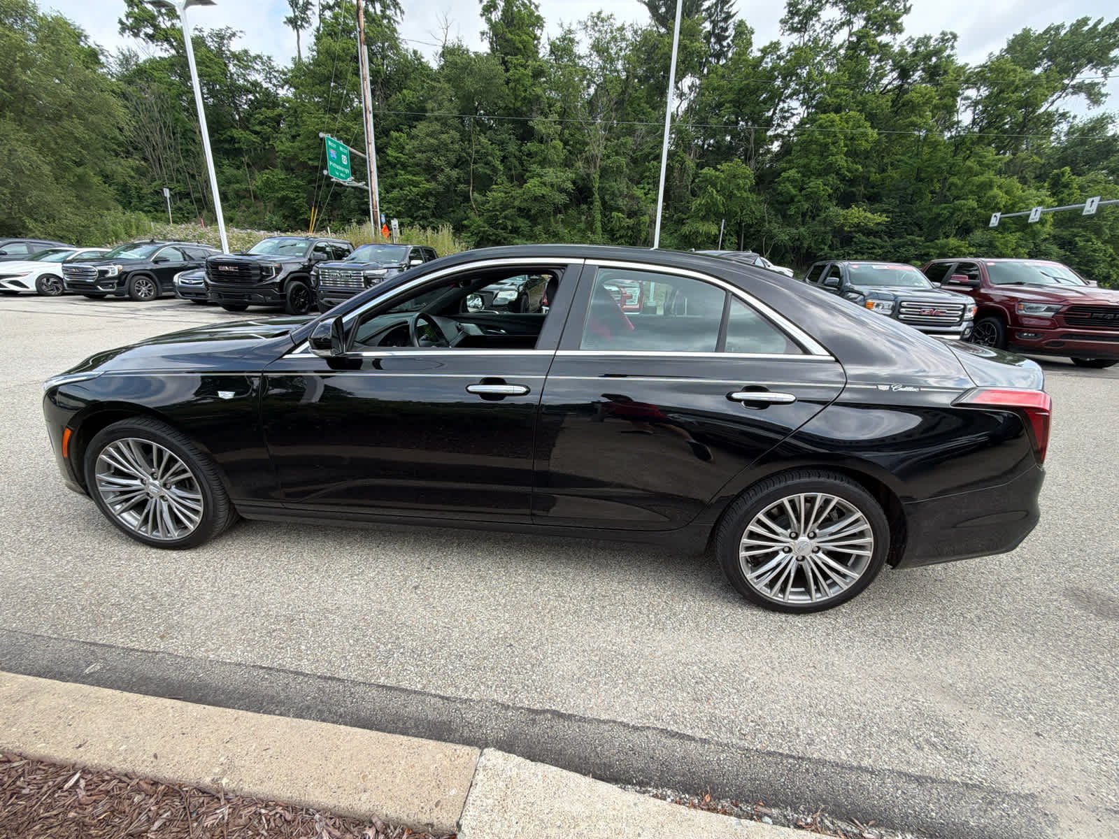 Used 2020 BLACK RAVEN Cadillac Premium Luxury image 5