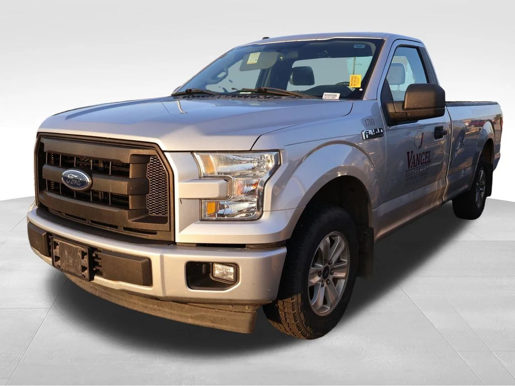 Used 2017 Silver Ford XL image 3