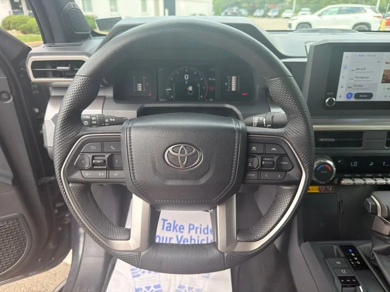 Used 2024  Toyota SR5 image 19