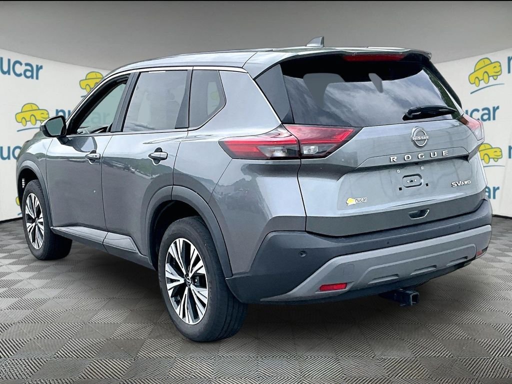 Used 2023 Gun Metallic Nissan SV image 4