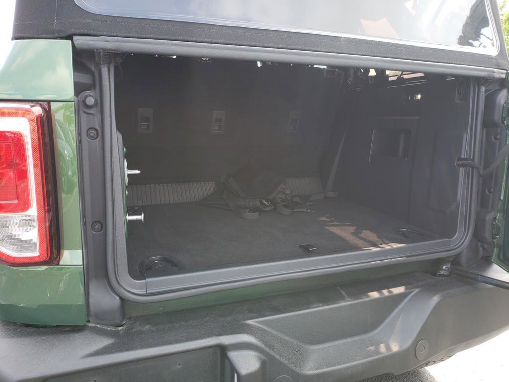 Used 2022 Green Metallic Ford  image 9