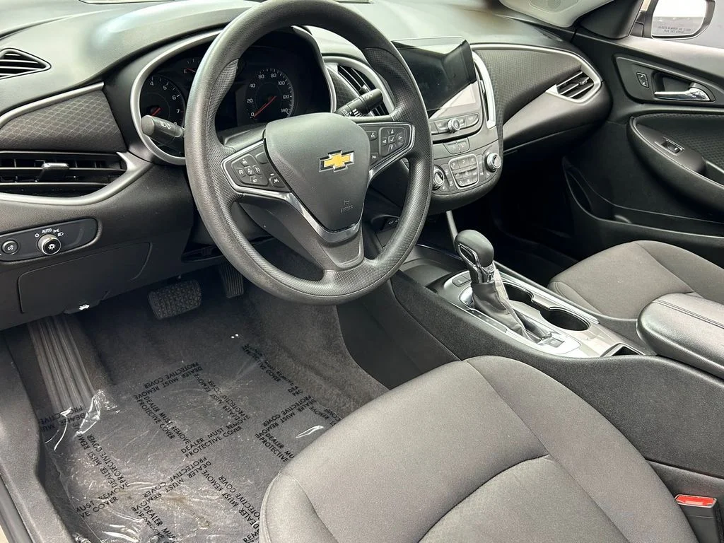 Used 2024 Mineral Gray Metallic Chevrolet LT image 41