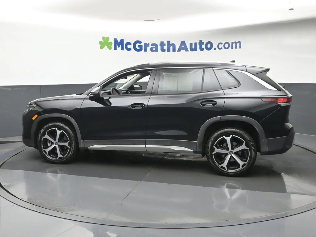 Used 2026 Black Volkswagen SE image 23