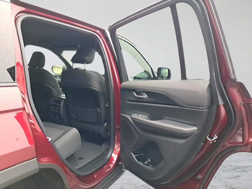 New 2026 Velvet Red Pearl-Coat Exterior Paint Jeep Laredo image 13