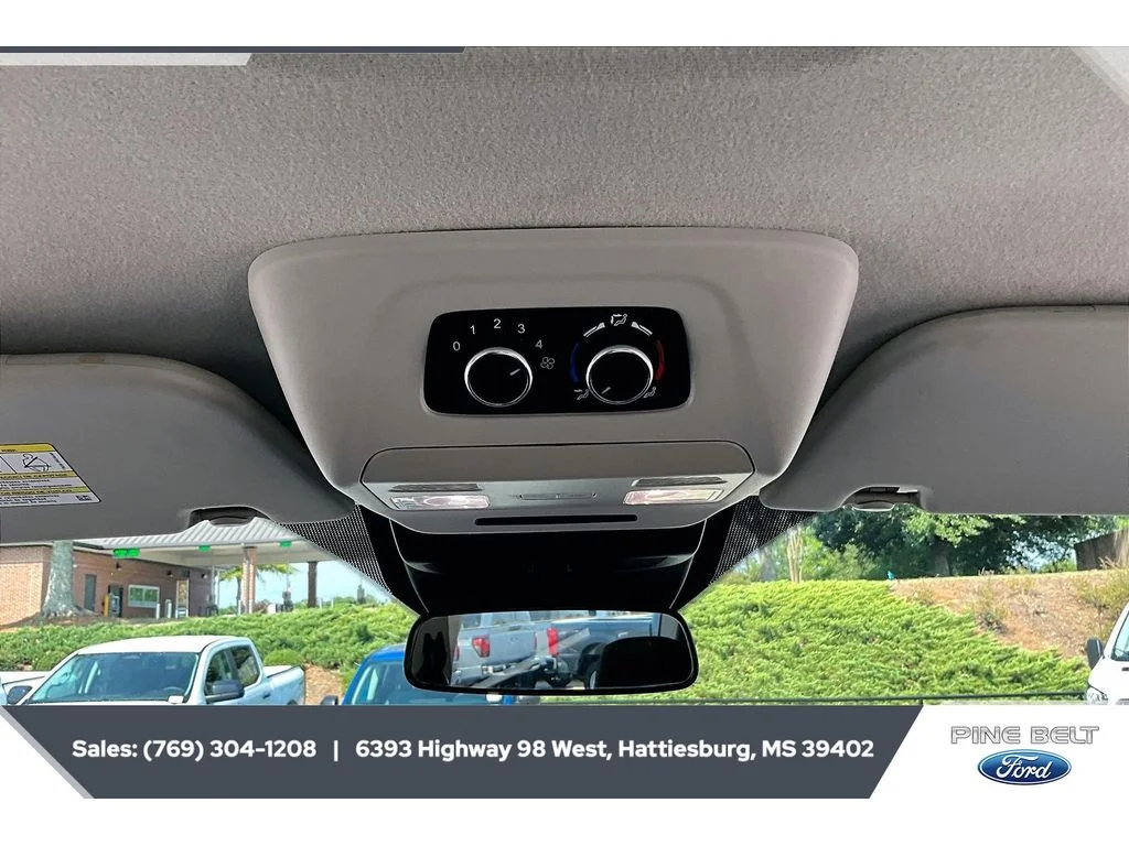Used 2023 Oxford White Ford XLT image 24