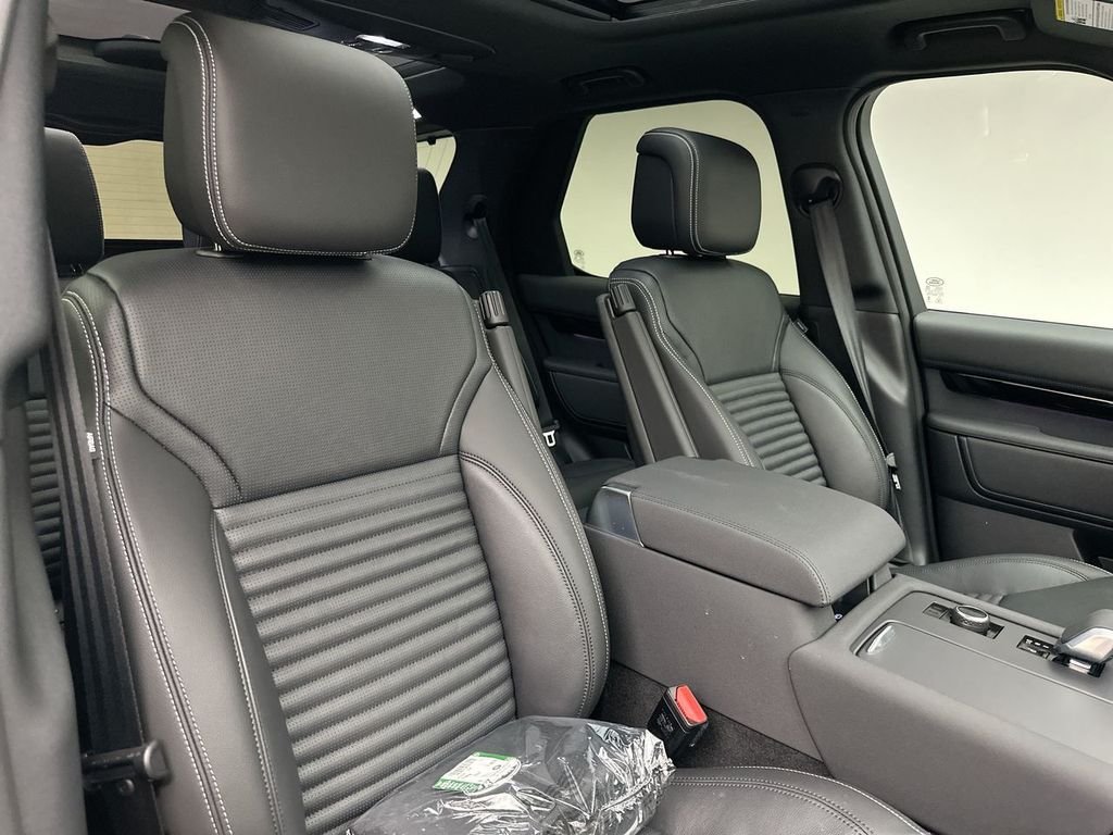 New 2026 Eiger Grey Land Rover S image 6
